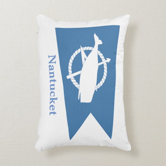 青いNantucketのクジラの旗の枕 アクセントクッション (正面(垂直))