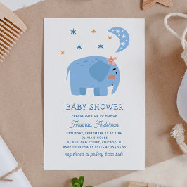 青おもしろい象と月の星。かわいい赤ちゃんシャワー 招待状