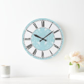 青および白いダマスク織の花柄パターン ラージ壁時計 (ホーム)