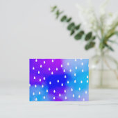 青および紫色の曇り空が付いている雨 名刺 (スタンド正面)