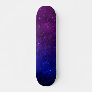 青および紫色の銀河系の星の間 スケートボード