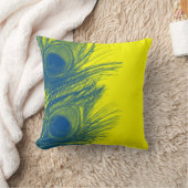 青および黄色の孔雀の羽の枕 クッション (ブランケット)