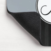 青および黒い花の小束はモノグラムと、縞で飾ります マウスパッド (コーナー)