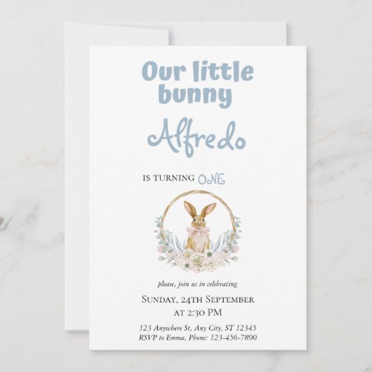 青かわいいイースターバニーベビー誕生日 招待状 (正面)