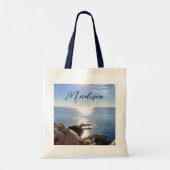 青きらめく海名前をカスタムする トートバッグ (裏面)