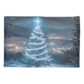 青く光る冬の夜のクリスマスツリー 枕カバー (裏面)