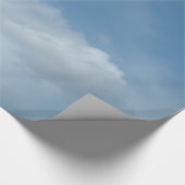 青く美しい空と白い雲。 ラッピングペーパー (角)