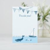 青く航海のなヨットの男の赤ちゃんのシャワーは感謝していしています サンキューカード (スタンド正面)