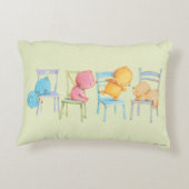 青く、ピンク、黄色い、およびヒグマの演劇 アクセントクッション (裏面)