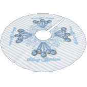 青く、銀製のオーナメントのクリスマスツリーのスカート ブラッシュドポリエステルツリースカート (アングル)