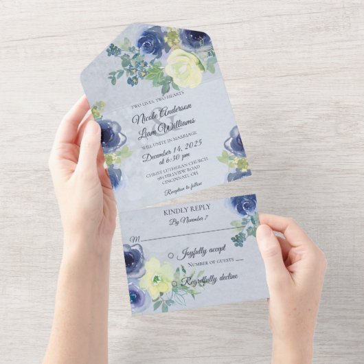 青とアイボリーのバラオン淡い色の青 オールインワン招待状 (貼ってはがせる)