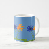青とオレンジのデイジーの花と草、マグカップ コーヒーマグカップ (正面右)