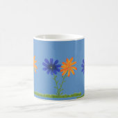 青とオレンジのデイジーの花と草、マグカップ コーヒーマグカップ (中央)