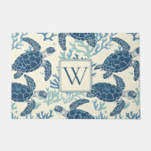 青とクリームのウミガメのモノグラム ドアマット (正面)