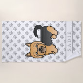 青とタンのオーストラリアのテリアの漫画の犬と名前 ビーチタオル (正面)