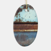 青とティール（緑がかった色）の錆びたトラックのクローズアップ セラミックオーナメント (右)