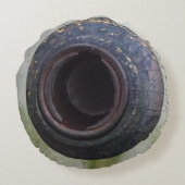 青とティール(緑がかった色)の錆びたトラックのクローズアップ ラウンドクッション (裏面)