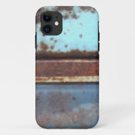 青とティール（緑がかった色）の錆びたトラックのクローズアップ iPhone 11 ケース