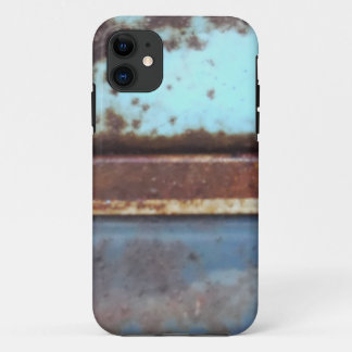 青とティール(緑がかった色)の錆びたトラックのクローズアップ iPhone 11 ケース