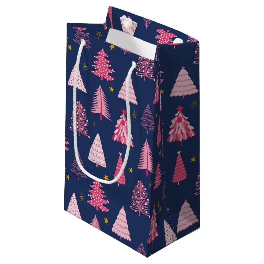 青とピンクのクリスマスツリーパターン スモールペーパーバッグ (正面アングル)