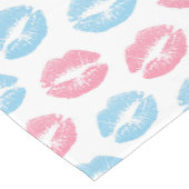 青とピンクの唇のパターン、口紅、キス ショートテーブルランナー (コーナー)
