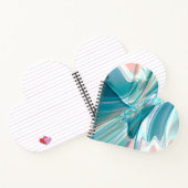 青とピンクの淡い色合いの皺になったカーブ ノートブック (内部)