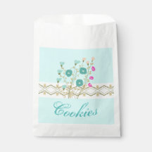 青とピンクの花が咲く