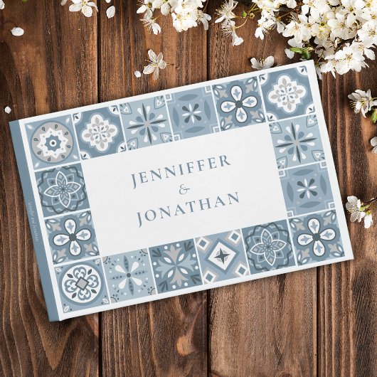 青と灰色のタスペインのイル ゲストブック