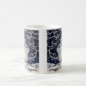 青と白うさぎタイル冬の森の雪 コーヒーマグカップ (中央)