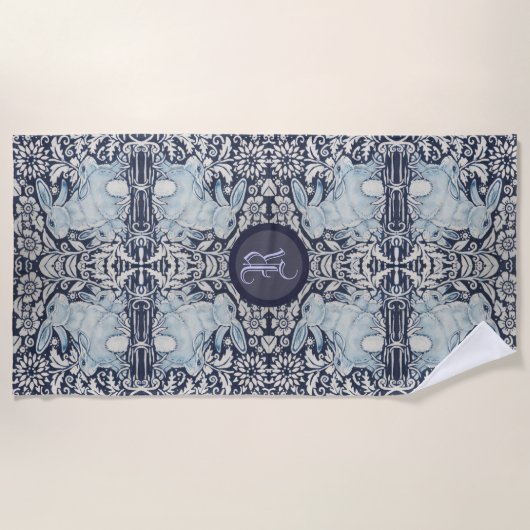 『青と白うさぎバニー・フローラ・イースター・モノグラム』 ビーチタオル (正面)