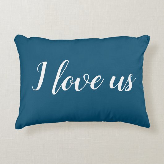 青と白のアクセント枕かわいらしの「愛してる」 アクセントクッション (正面)