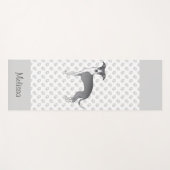 青と白のイタリアングレイハウンド名前をカスタムする ヨガマット (正面(横))