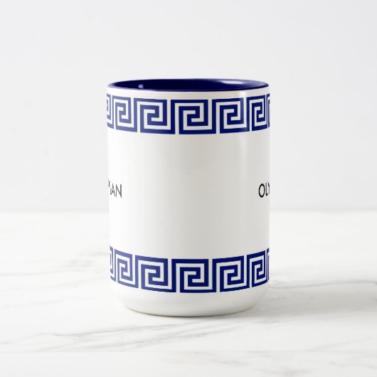 青と白のオリンピアギリシャの幾何学的パターン ツートーンマグカップ (中央)