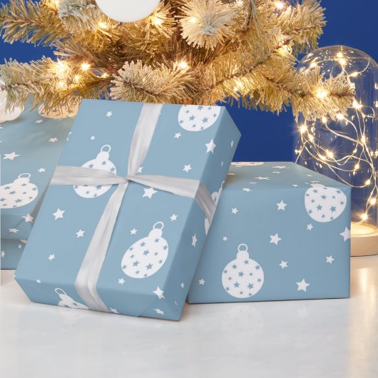 青と白のクリスマスオーナメント ラッピングペーパー (クリスマス)