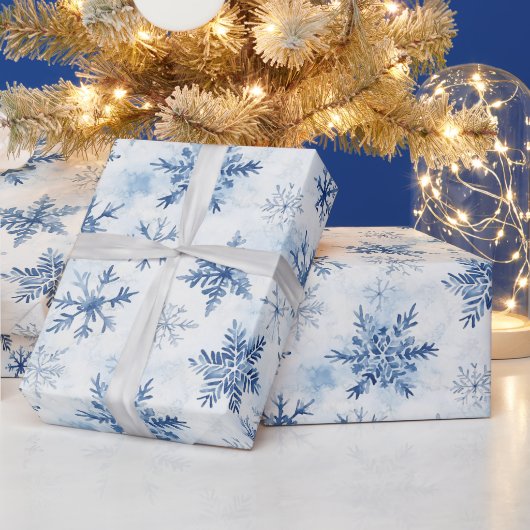青と白のクリスマス モミの木と雪の結晶 ラッピングペーパー (クリスマス)