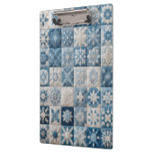 青と白のスノーフレークのキルト クリップボード (左)