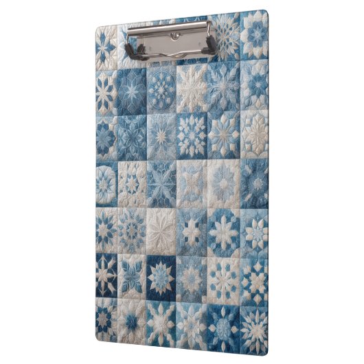 青と白のスノーフレークのキルト クリップボード (左)
