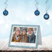 青と白のスノーフレーク折り畳みホリデーフォトカード カード