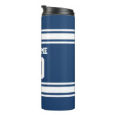 青と白のスポーツジャージストライプズの名前カスタム タンブラー (回転右)