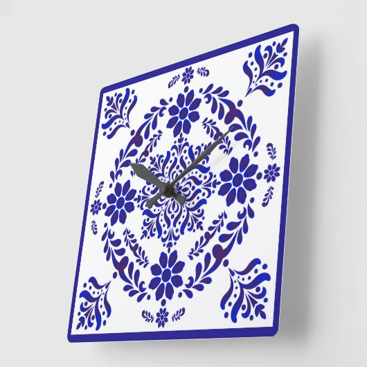 青と白のタラベラ三角形 スクエア壁時計 (傾斜)