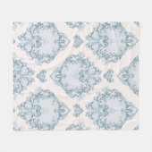 青と白のダマスクフローラ フリースブランケット (正面(横))