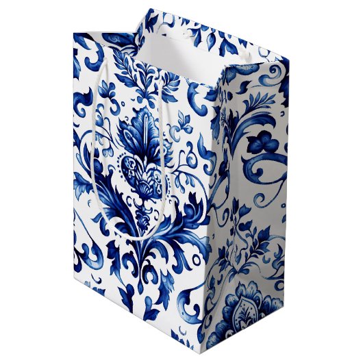 青と白のデルフトスタイルフローラオーナメントパターン ミディアムペーパーバッグ (裏面アングル)