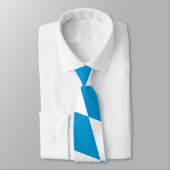青と白のバイエルダイヤモンド国旗のパターン ネクタイ (タイ)