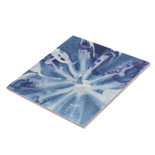 青と白のマグノリアフローラ花びらシアノタイプ タイル (側面)