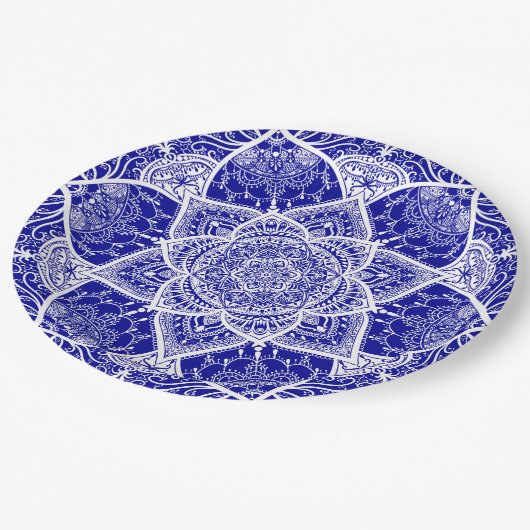 青と白のマンダラ – サファイアのローガン ペーパープレート (アングル)