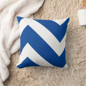 青と白のモダン山形の幾何学的 クッション (ブランケット)