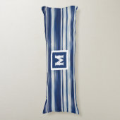 青と白のモノグラストライプのム ボディピロー (正面縦)