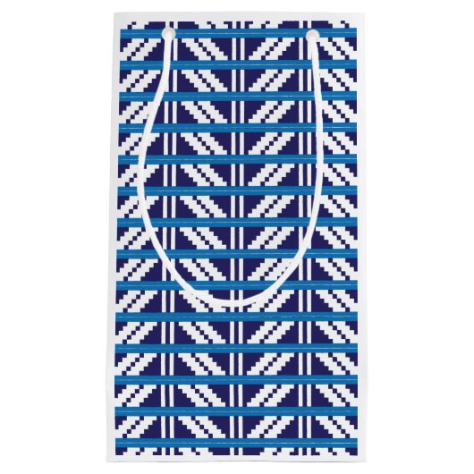 青と白のラトビアのラトガール民族フォークアート スモールペーパーバッグ (正面)