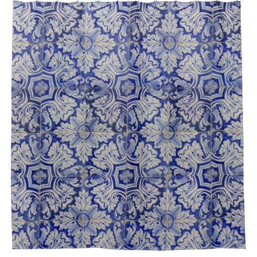 青と白のヴィンテージ地中海のフローラルパターン シャワーカーテン (正面)