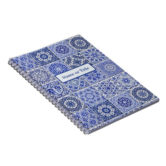 青と白のヴィンテージ装飾タイル – あなたのテキスト ノートブック (右側)